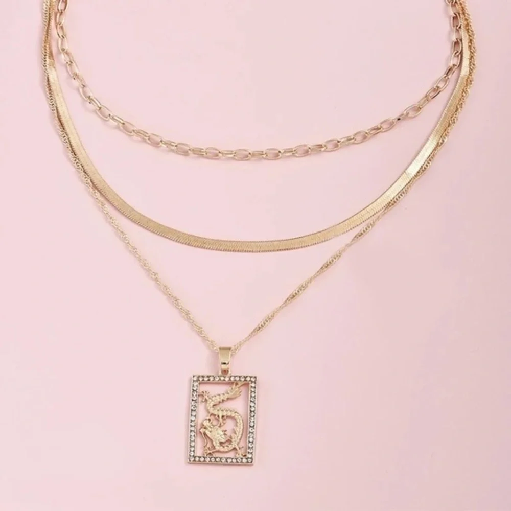 3/$30💛 Multi Layered Dragon Charm Necklace